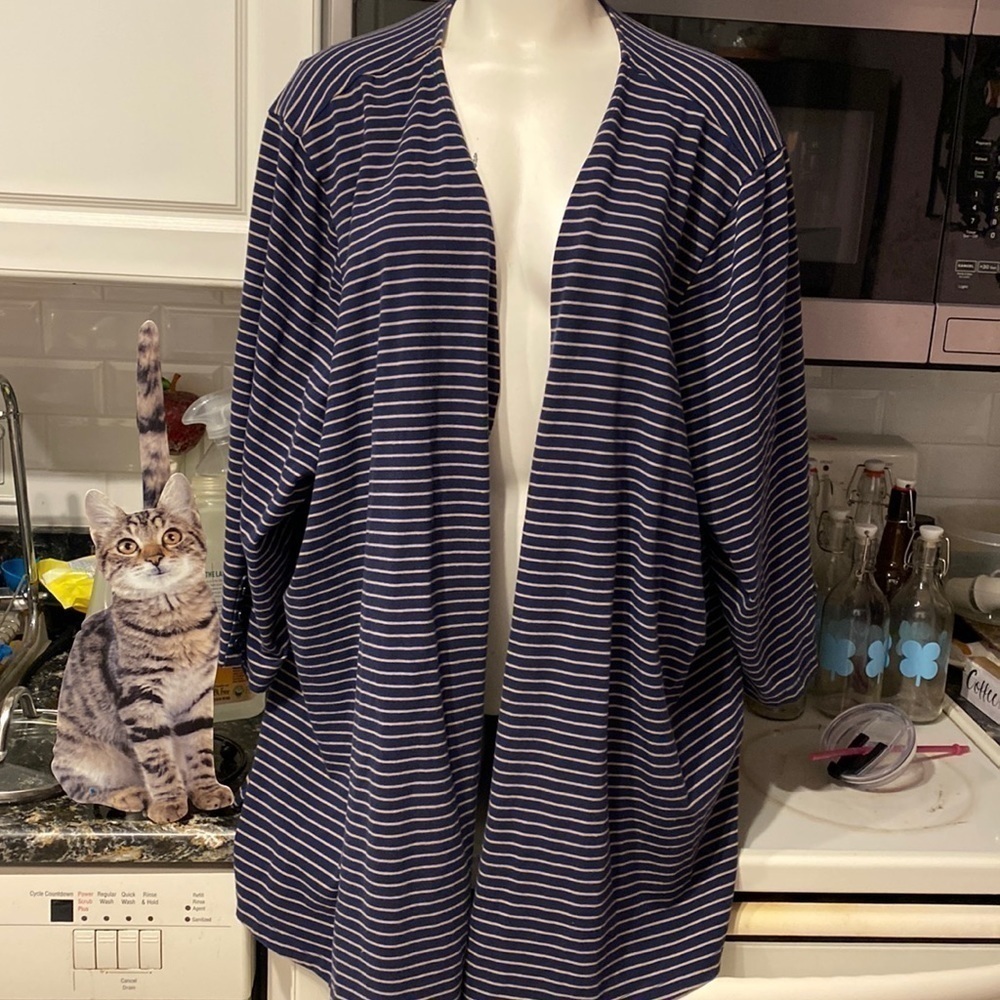 A womens Catherine’s 3/4 sleeve stretch worn open plus size cardigan size 5X